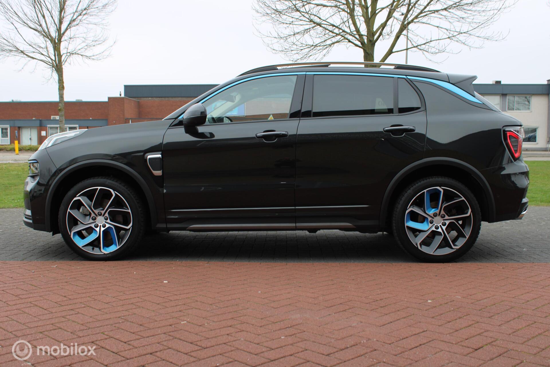 Foto van LYNK & Co 01
