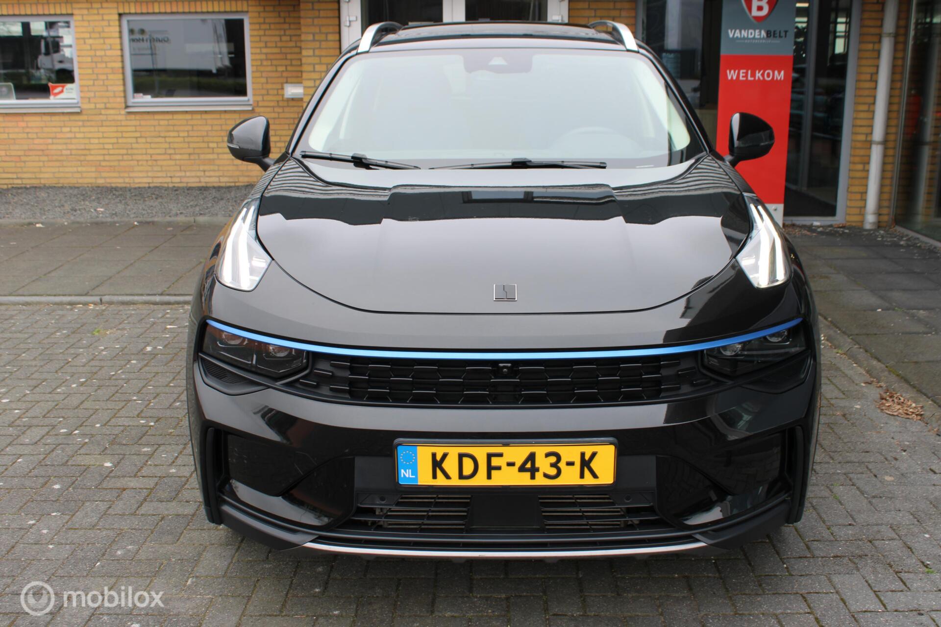 Foto van LYNK & Co 01