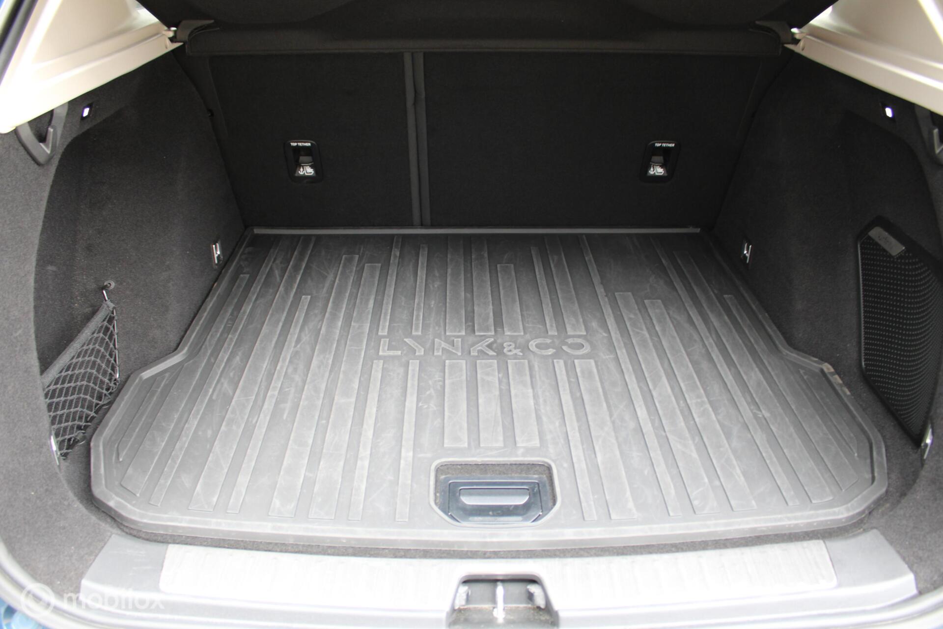 Foto van LYNK & Co 01