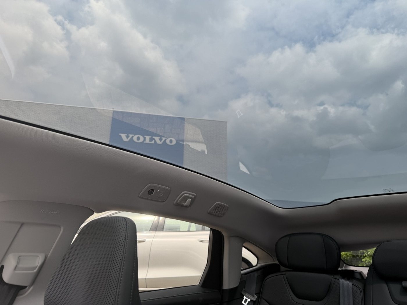 Foto van Volvo Es90