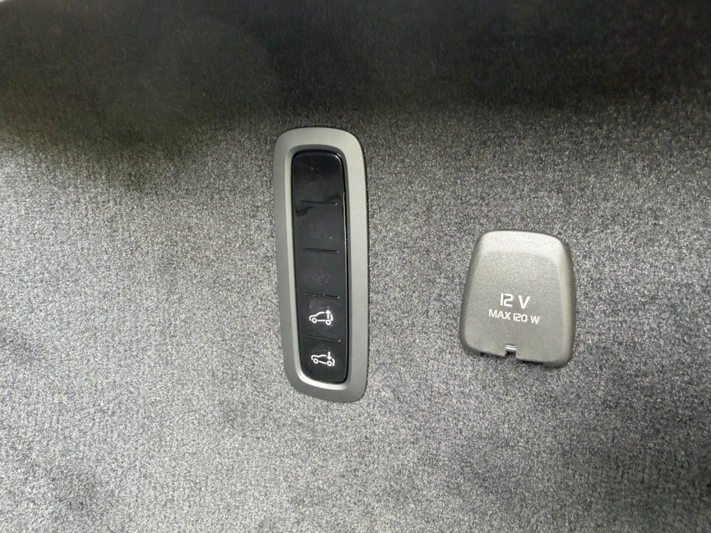 Foto van Volvo Es90
