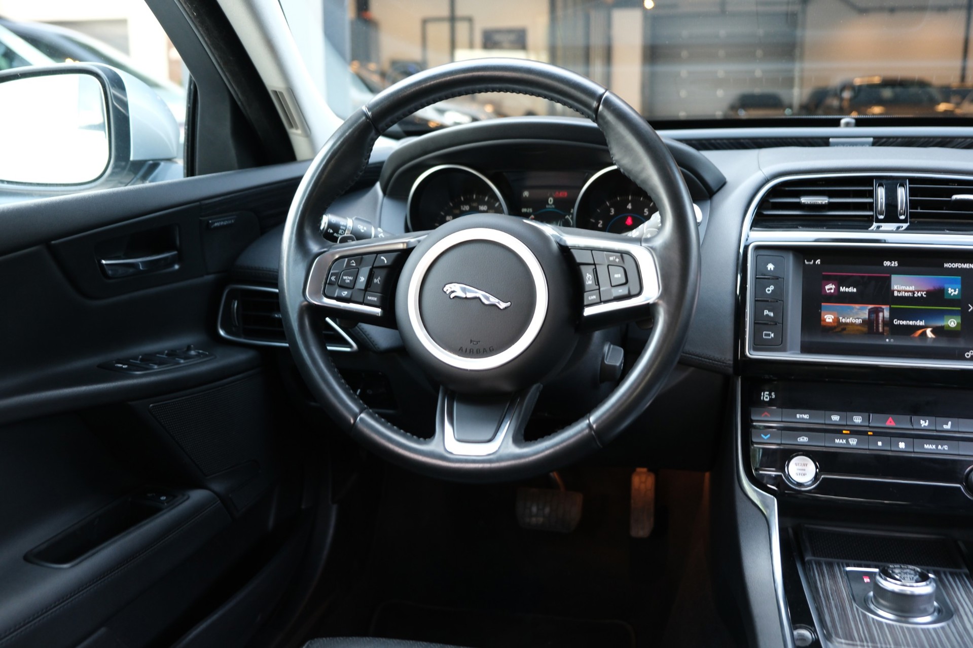 Foto van Jaguar Jaguar Xe