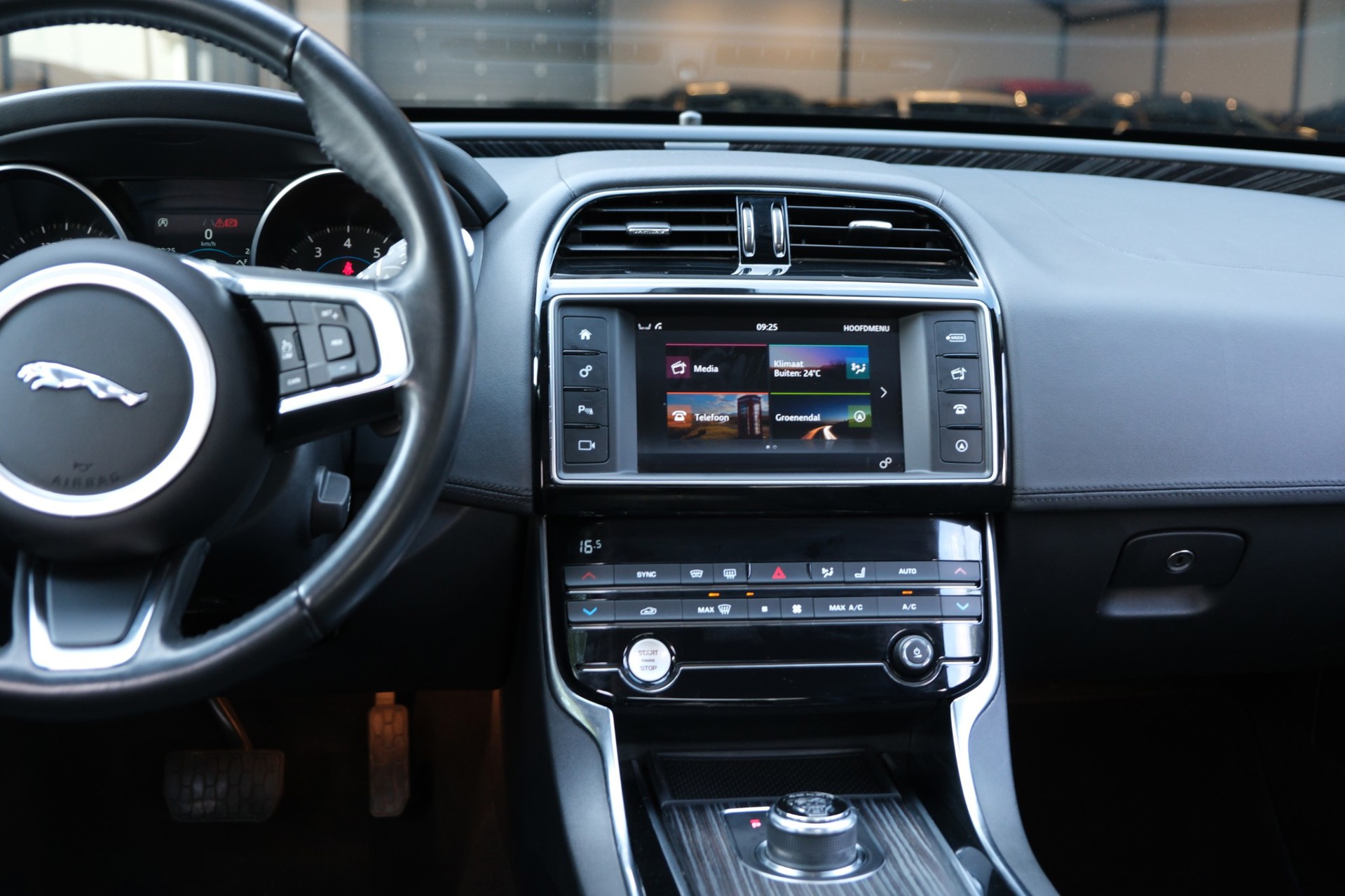 Foto van Jaguar Jaguar Xe