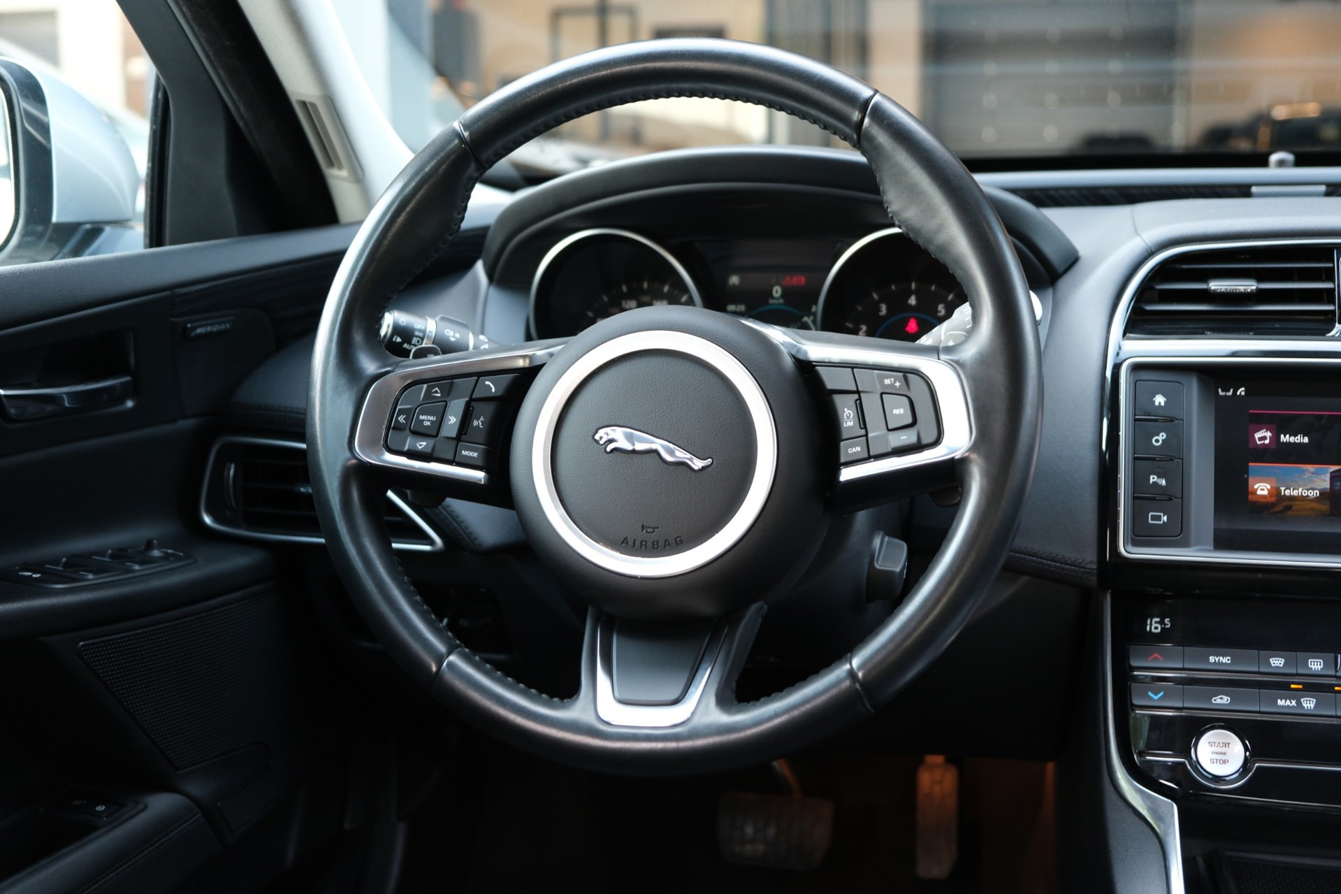 Foto van Jaguar Jaguar Xe