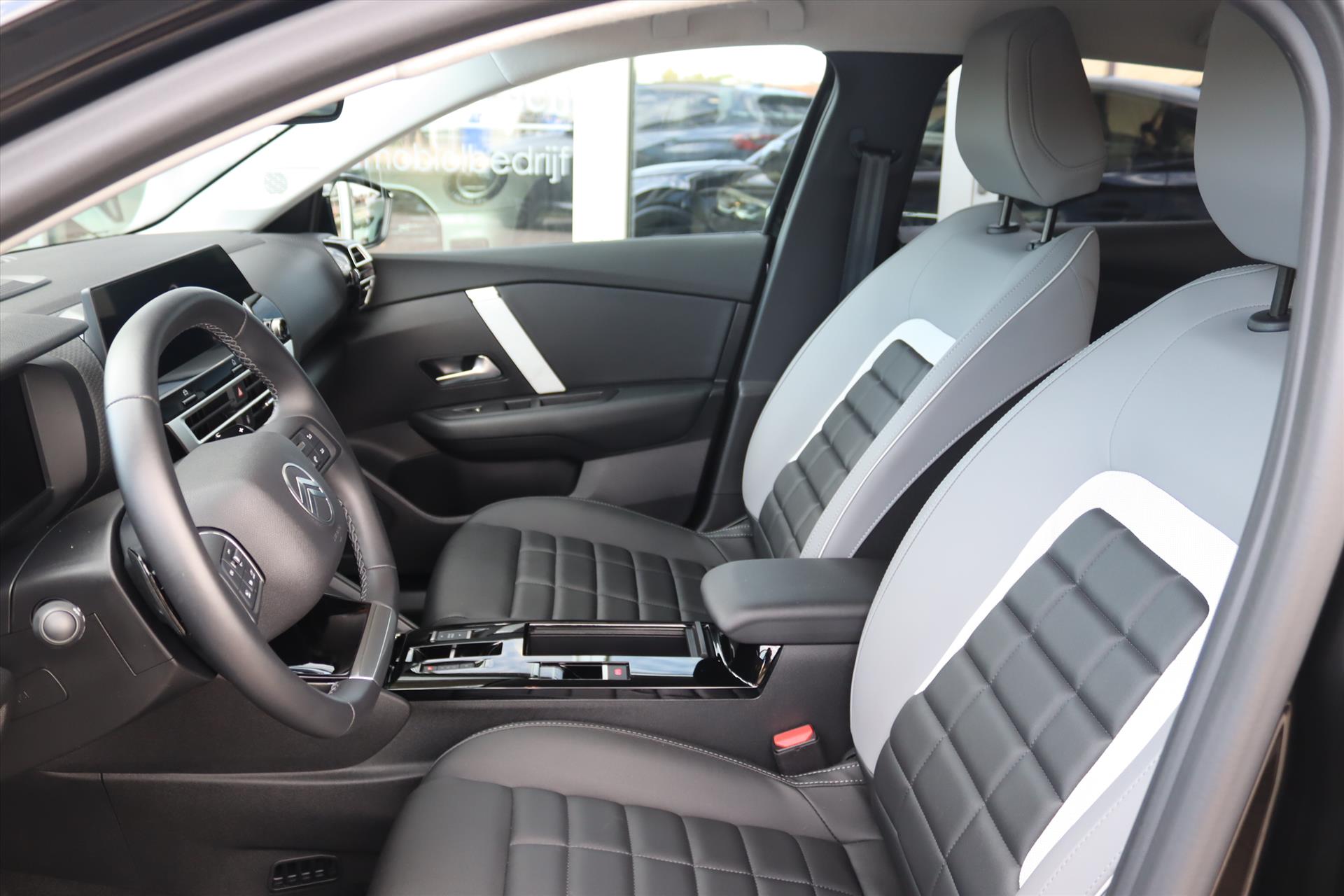 Foto van Citroen C4 X