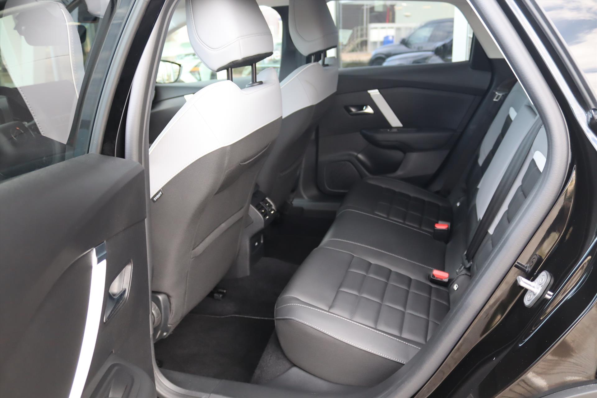 Foto van Citroen C4 X