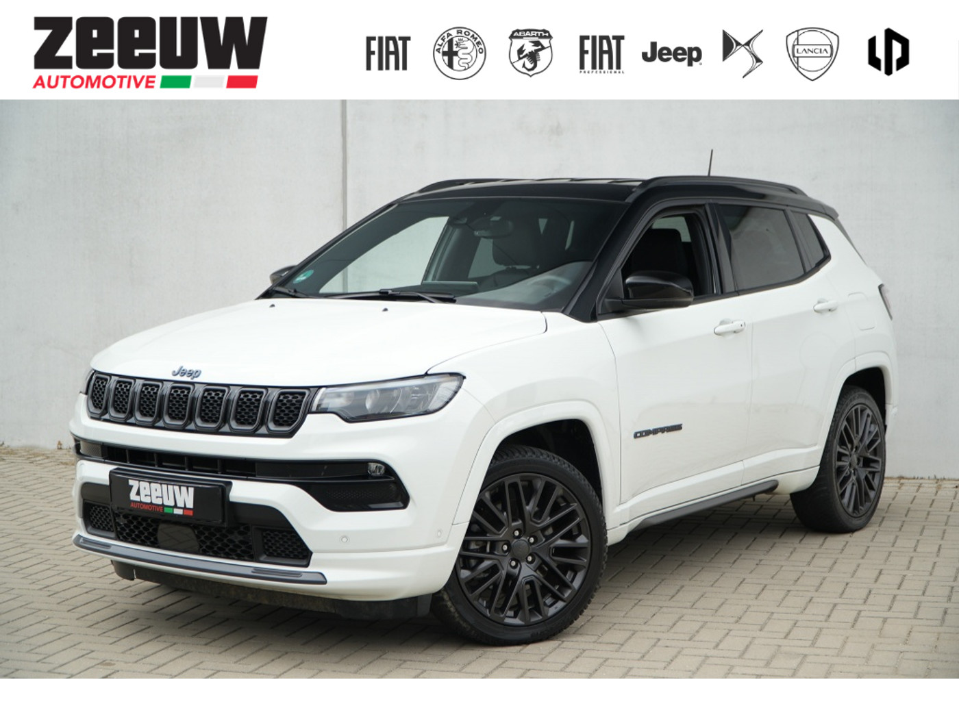 Jeep Compass 4xe 240 PK Hybrid S | Leder | Pano | Navi | Winter | Cam | 19" 2022 - voorkant