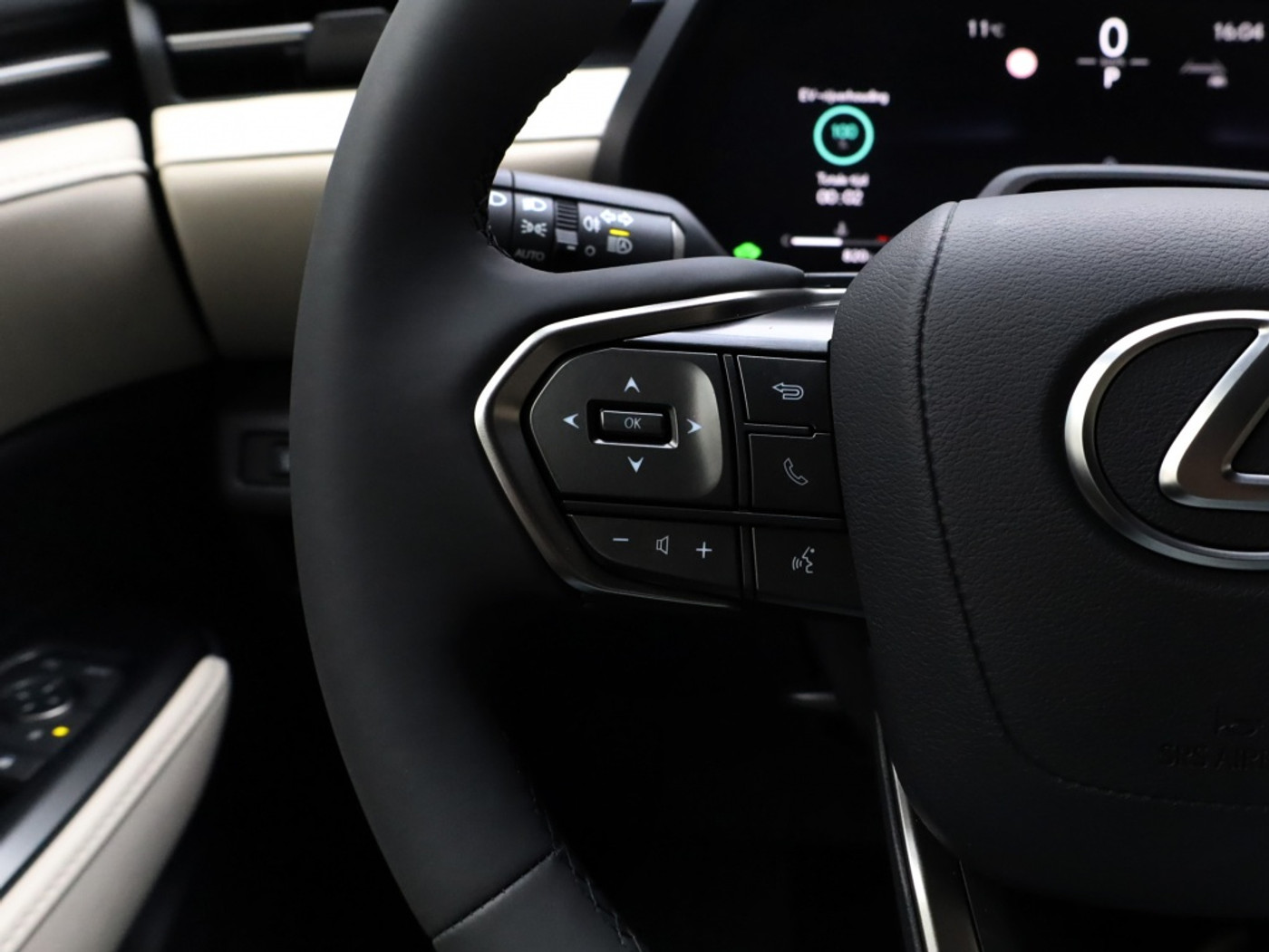 Foto van Lexus Lexus LBX