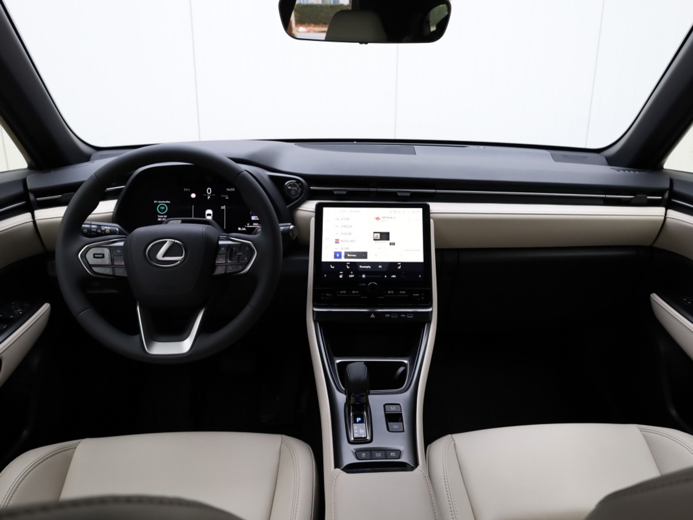 Foto van Lexus Lexus LBX
