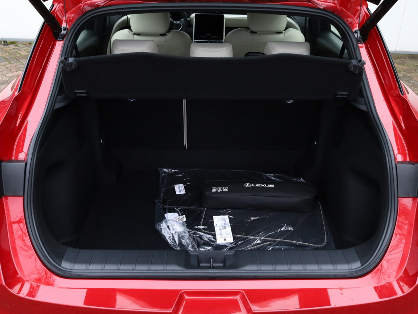 Foto van Lexus Lexus LBX