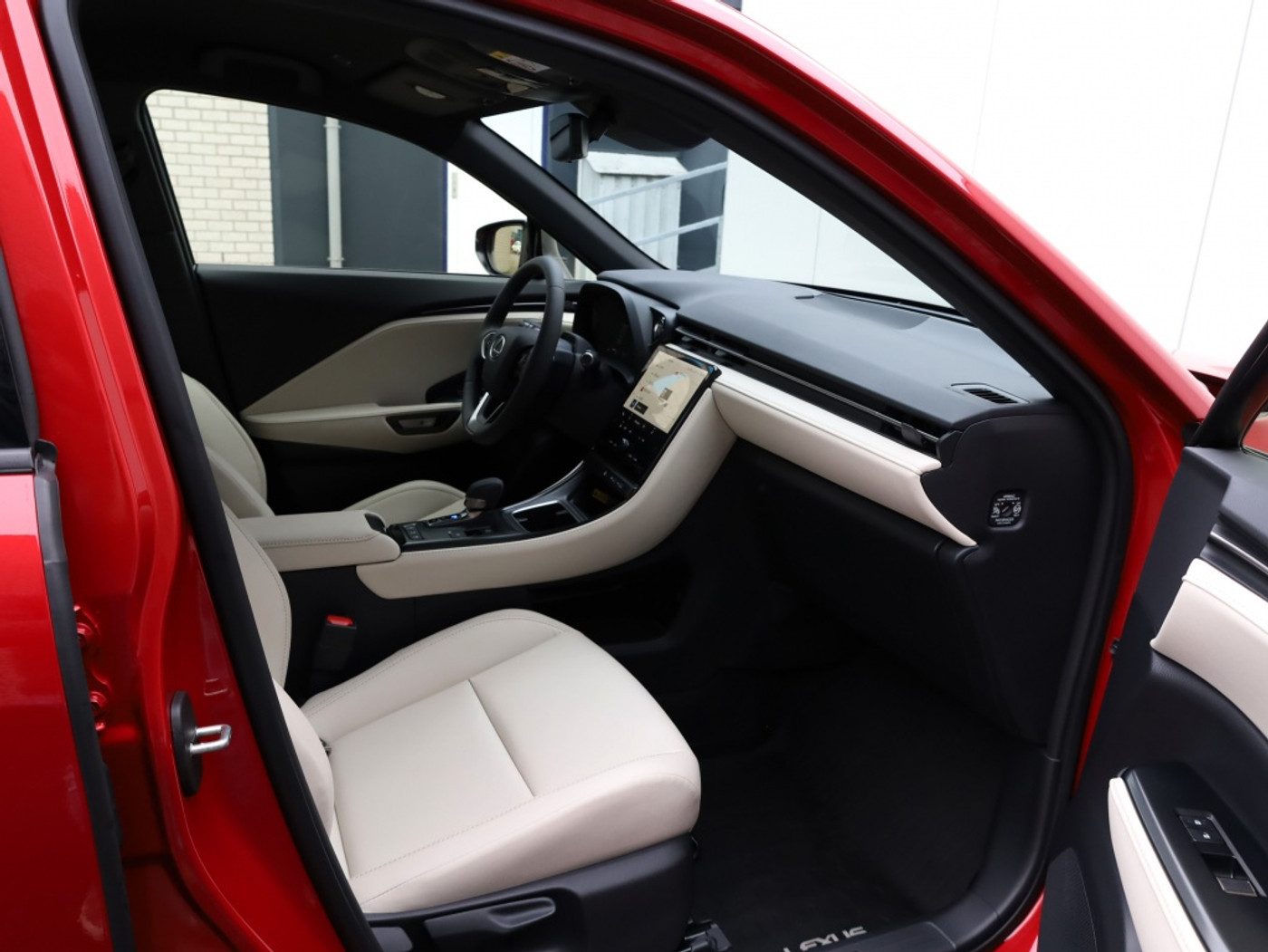 Foto van Lexus Lexus LBX