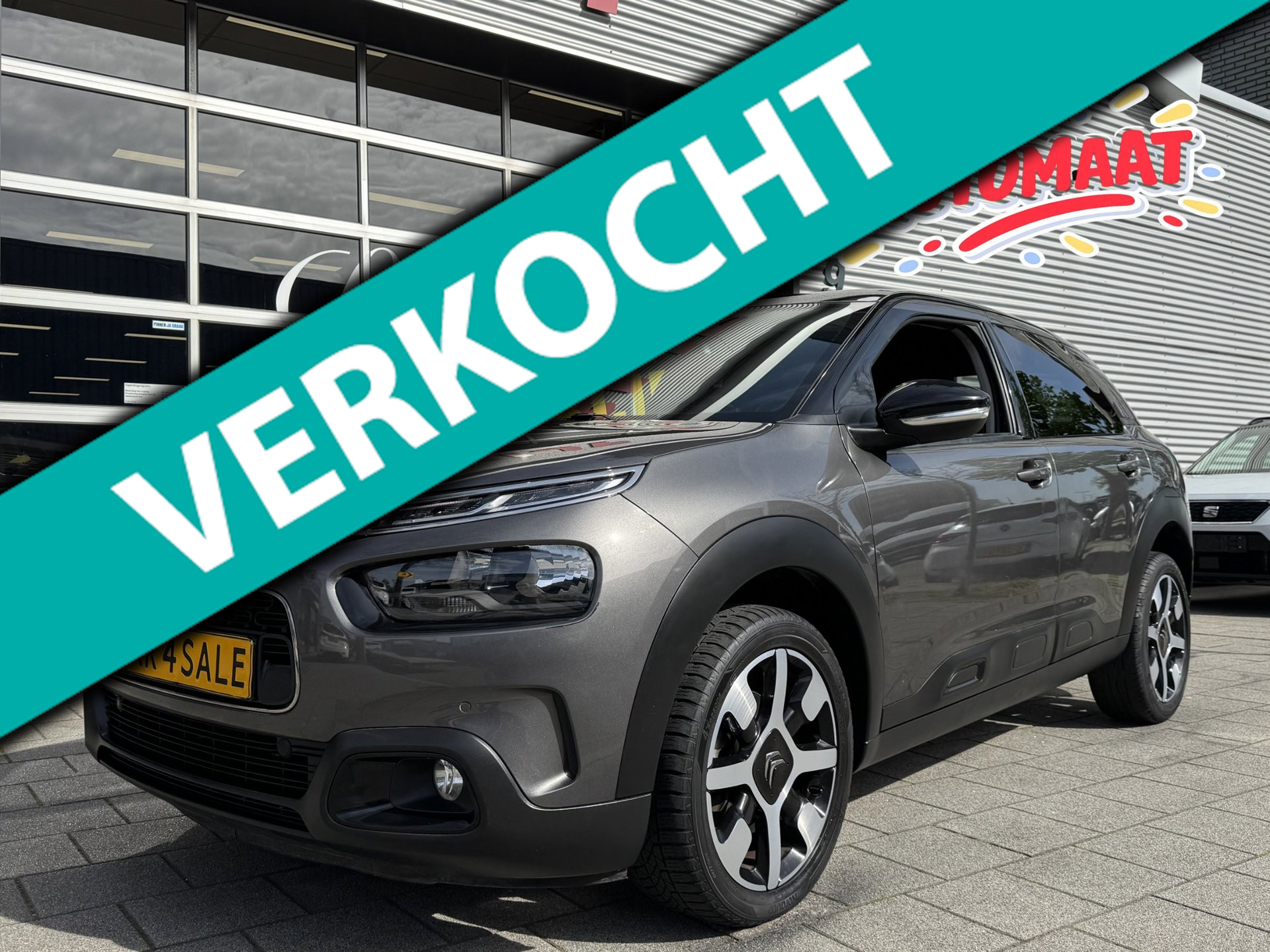 Citroen C4 Cactus 1.2 PureTech Shine Pack - AUTOMAAT I Navigatie / Apple CarPlay I Airco I Sport velgen I PDC I Dealer onderhouden 2019 - voorkant