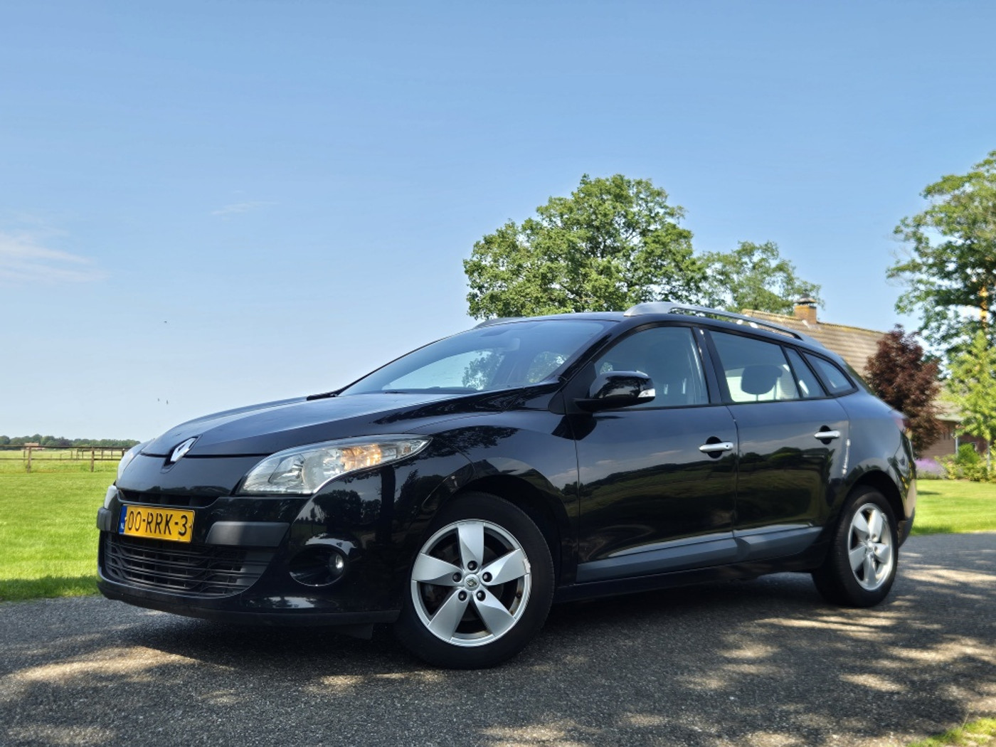 Renault Megane 1.5 dCi Dynamique 2011 - voorkant