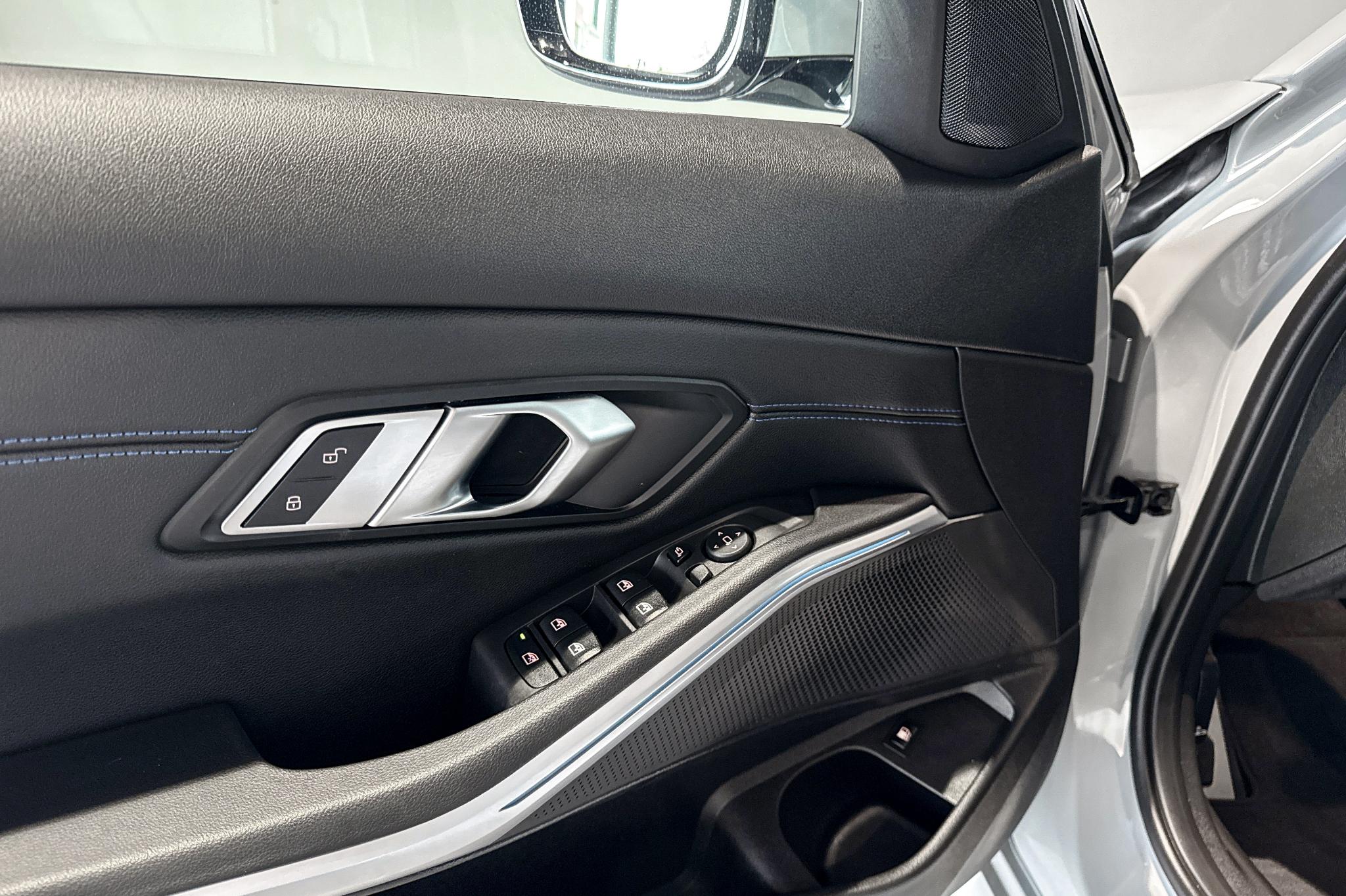 Foto van BMW 330e