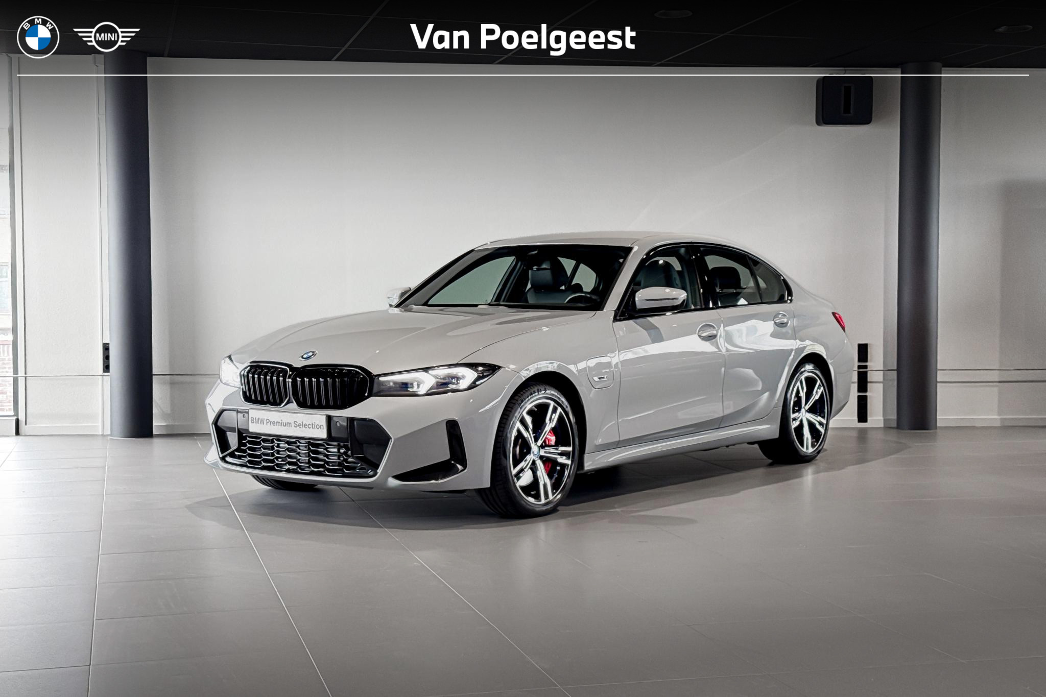 BMW 330e 330e 2023 - voorkant