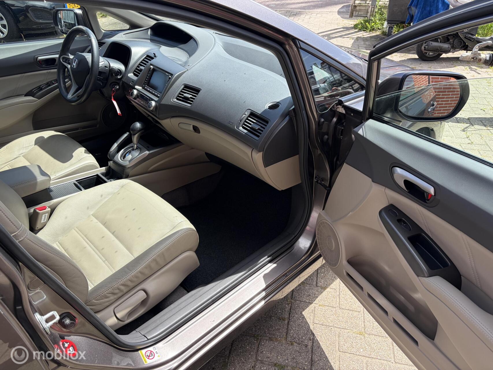 Foto van Honda Civic 4dr Hybrid