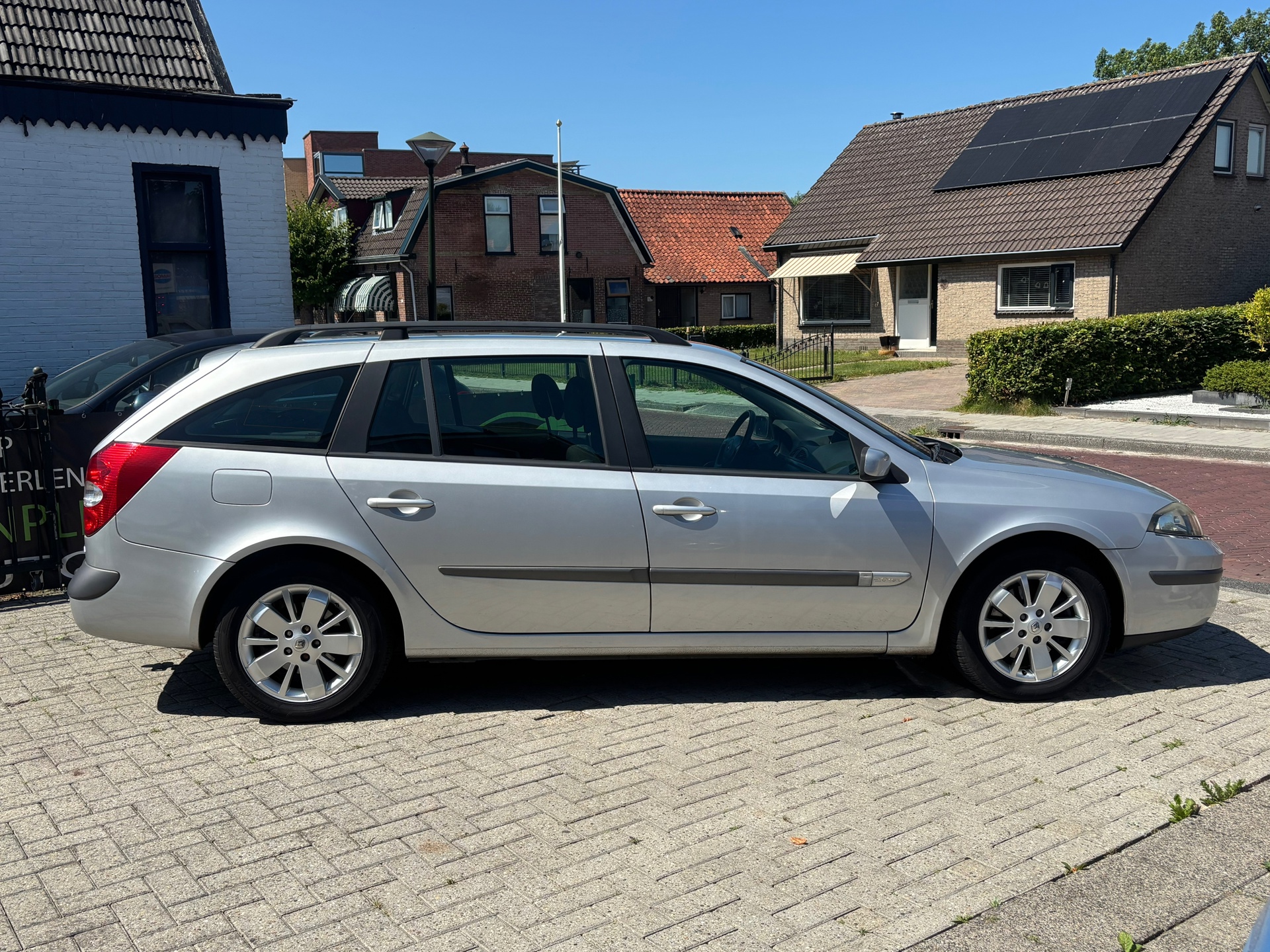 Foto van Renault Laguna Grand Tour