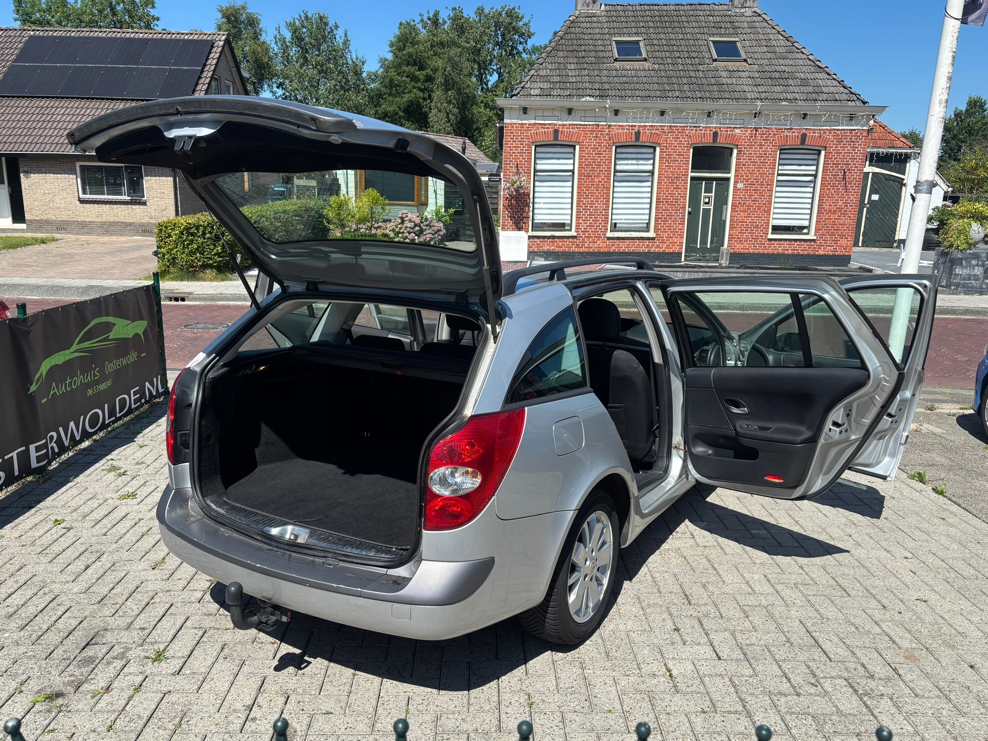 Foto van Renault Laguna Grand Tour