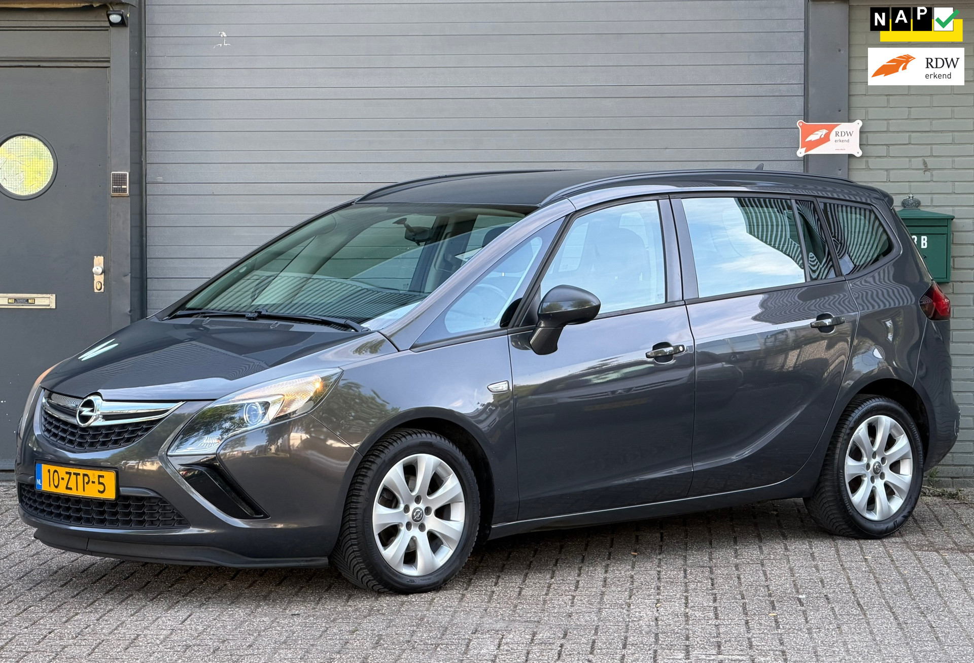 Opel Zafira Tourer 2.0 CDTI Business+ 2013 - voorkant