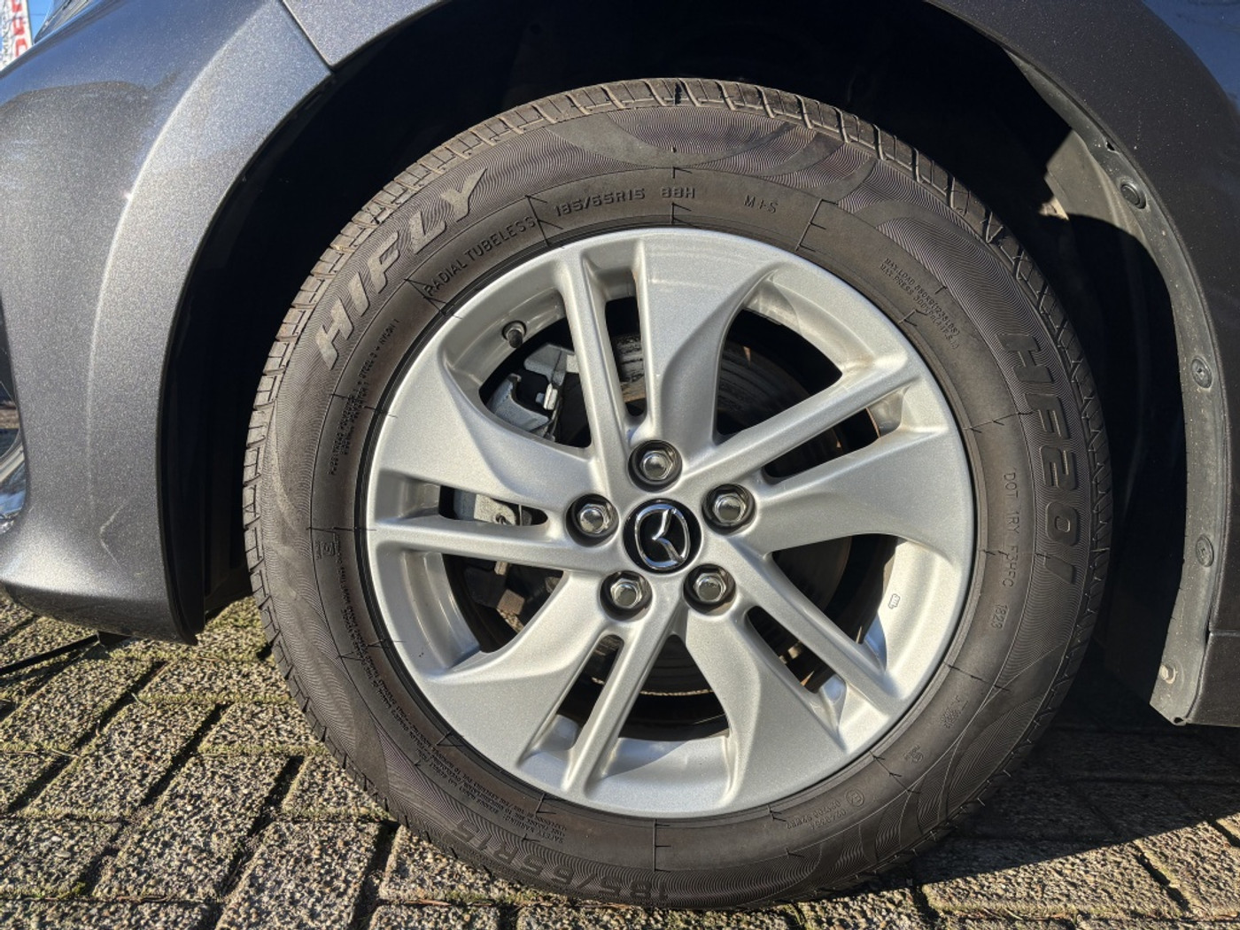 Foto van Mazda 2 Hybrid