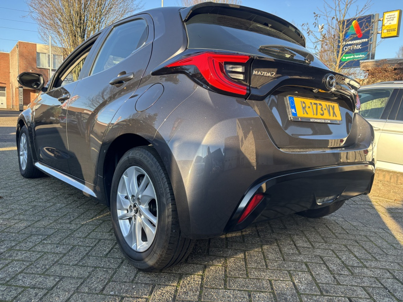 Foto van Mazda 2 Hybrid