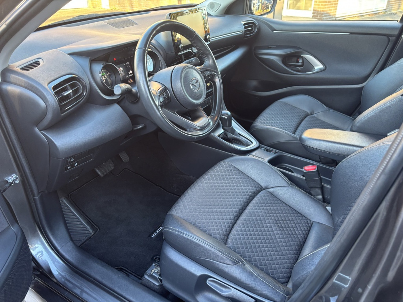 Foto van Mazda 2 Hybrid