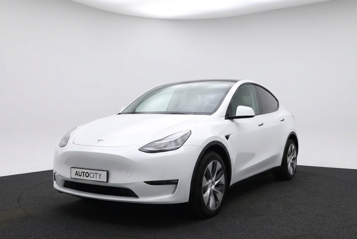 Tesla Model Y RWD 58 kWh | Origineel NL auto | Trekhaak afneembaar 2025 - voorkant
