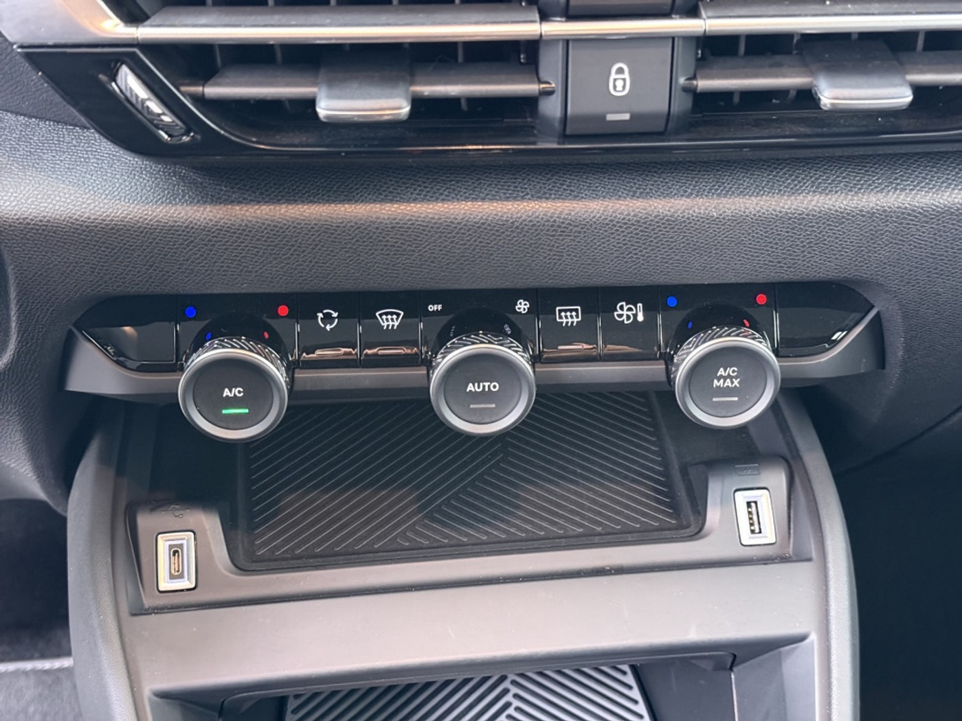 Foto van Citroen E-c4