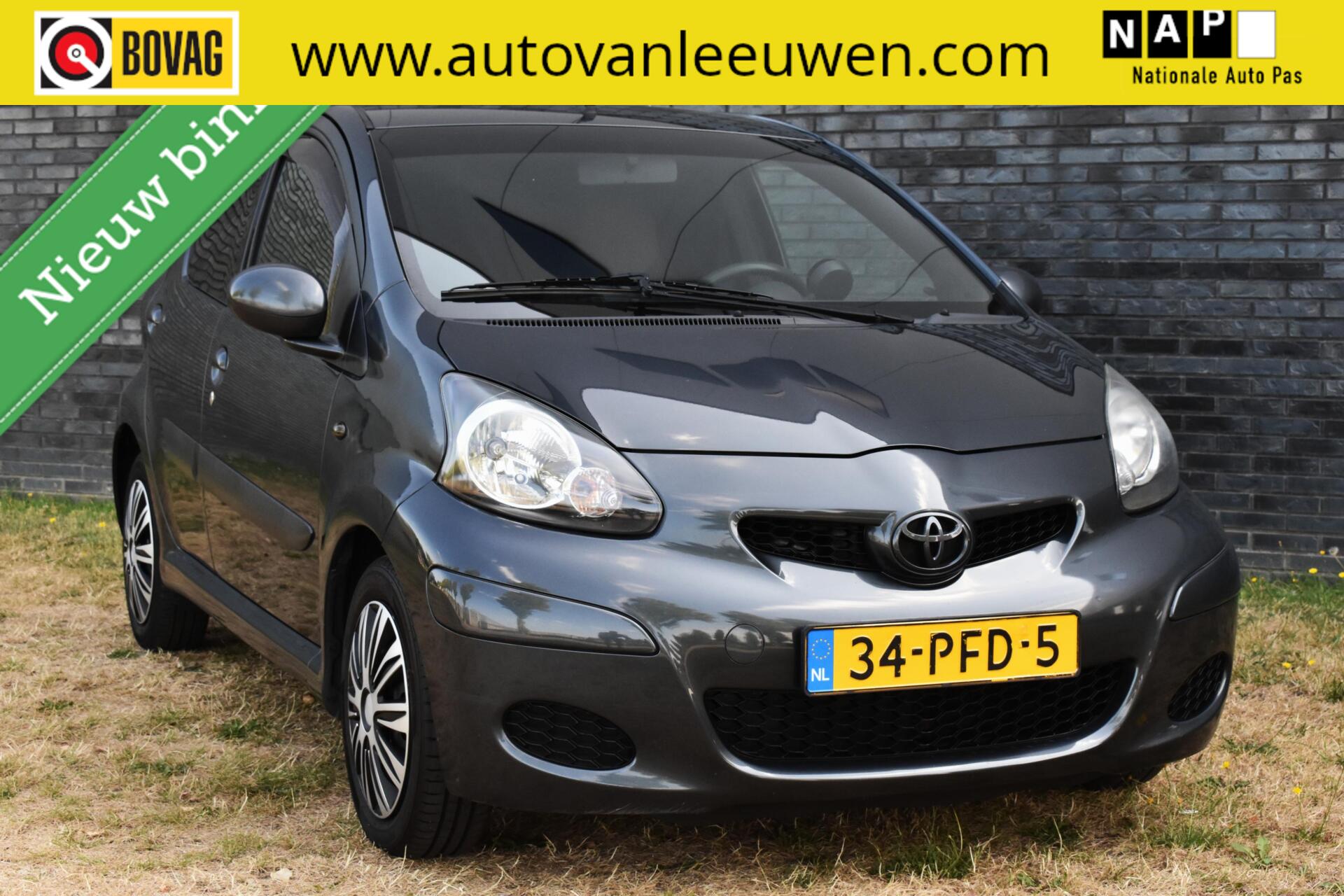 Toyota Toyota Aygo 1.0-12V AIRCO/5 DEURS/CARPLAY-ANDROID/ETC.! 2011 - voorkant