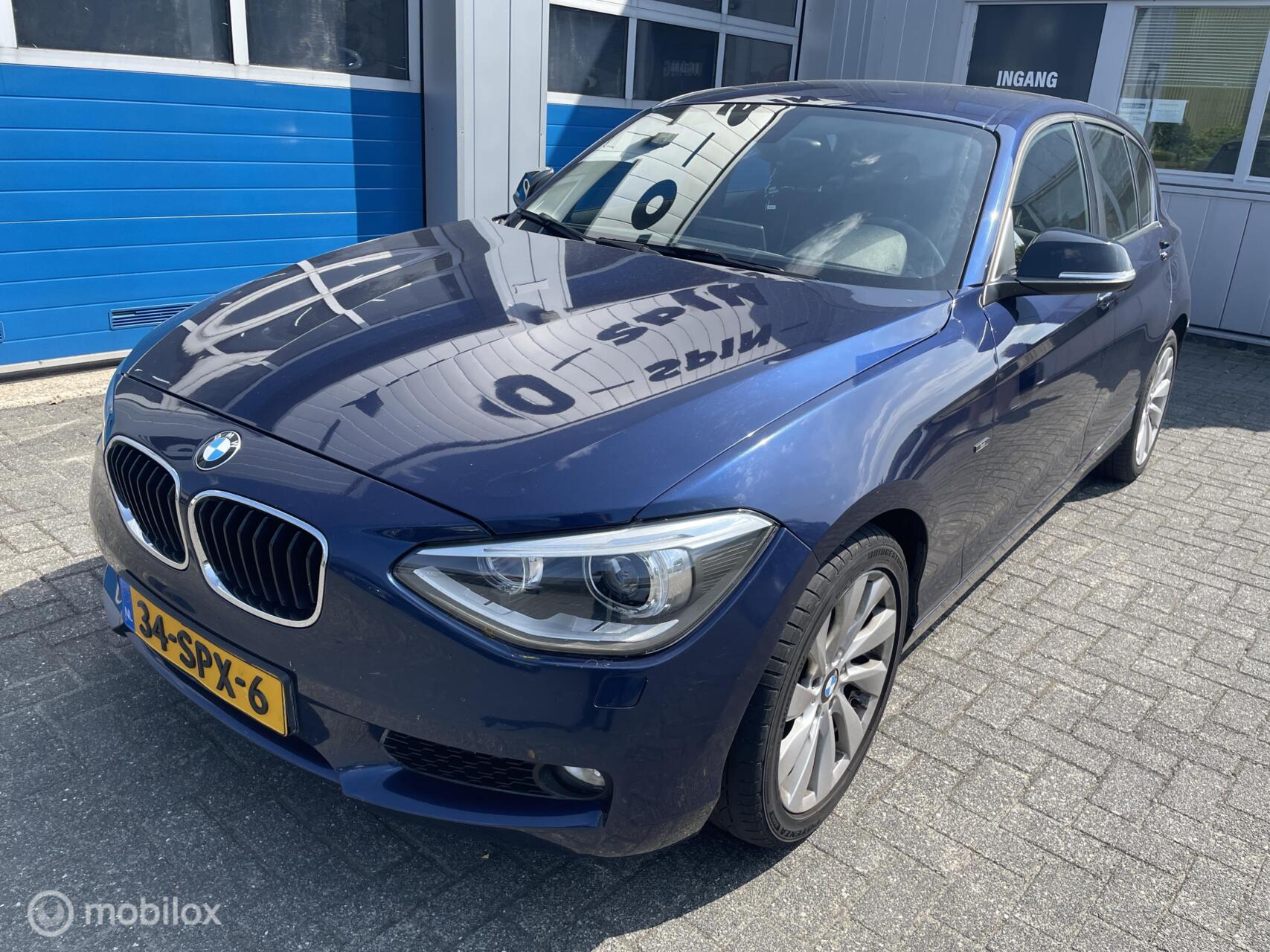 BMW 1er Reihe 116i Business Urban Line Xenon-17''-Navi-Trekh. 2011 - voorkant