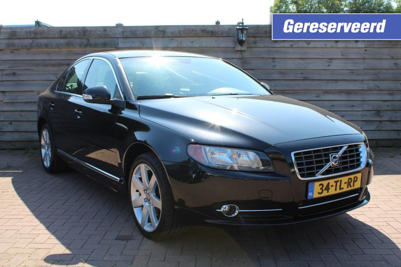 Volvo S80 2.5T 200pk Momentum leer/ECC/cruise/navi/bluetooth/trekhaak 2006 - voorkant