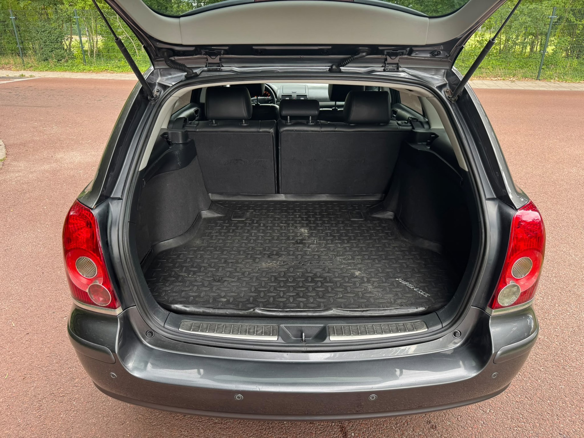 Foto van Toyota Toyota Avensis
