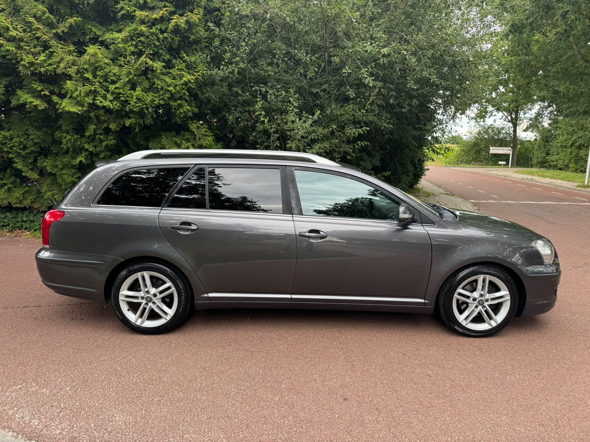 Foto van Toyota Toyota Avensis