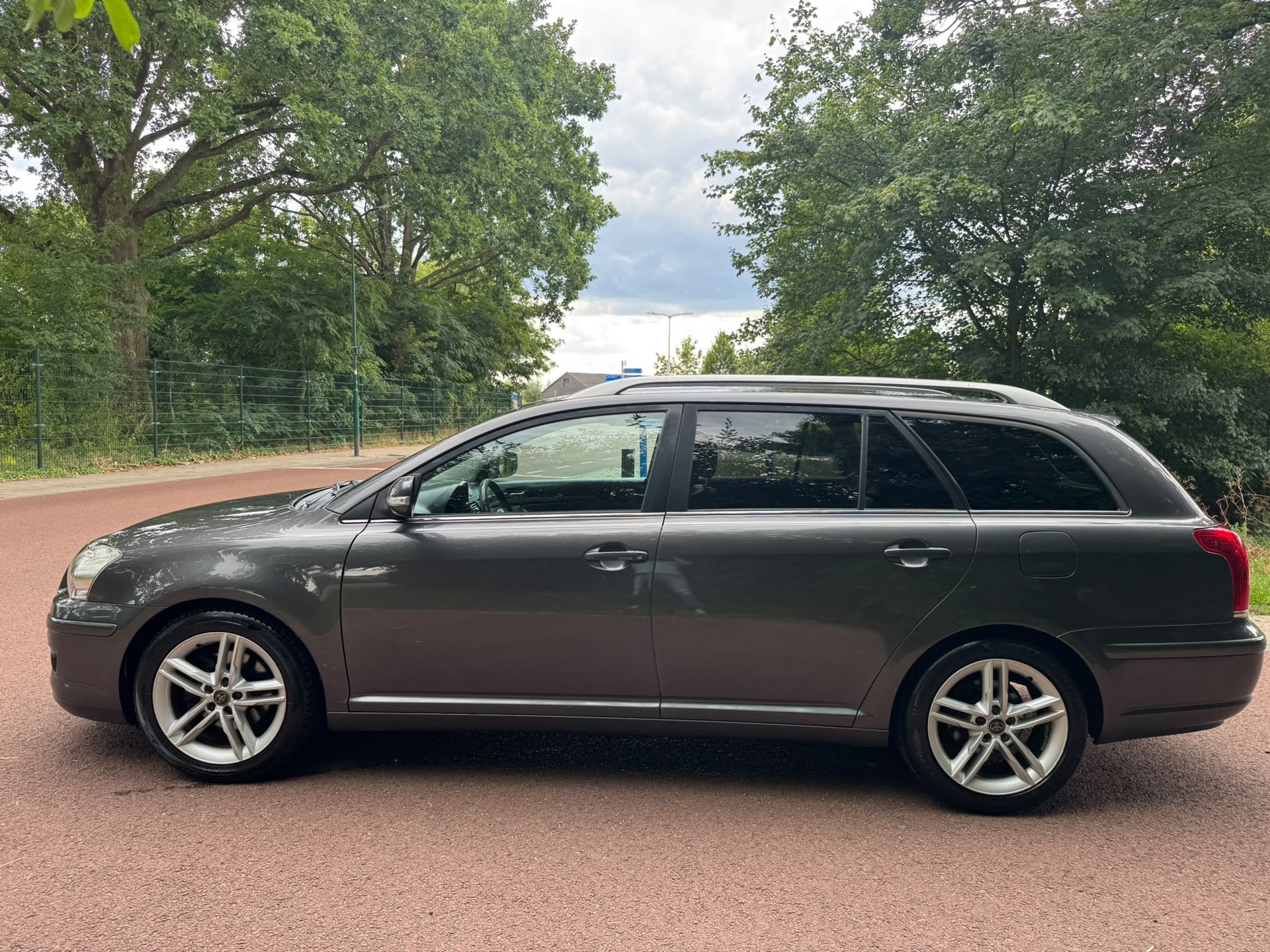 Foto van Toyota Toyota Avensis