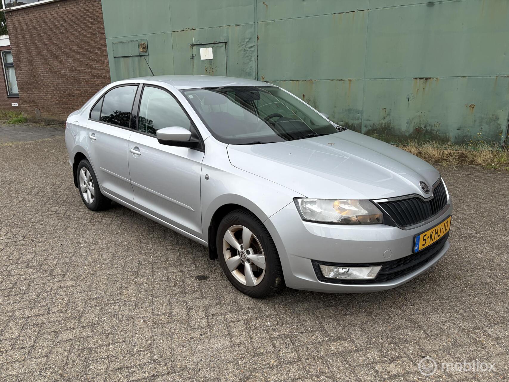 Skoda Rapid 1.2 TSI Greentech Ambition Businessline 2013 - voorkant