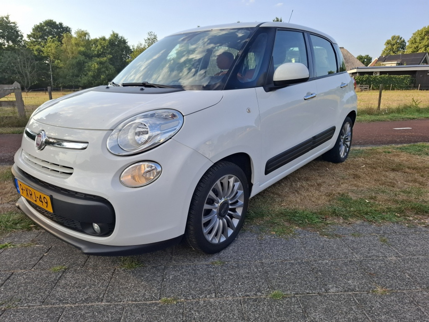 Fiat 500 L 1.4-16V Easy 2013 - voorkant