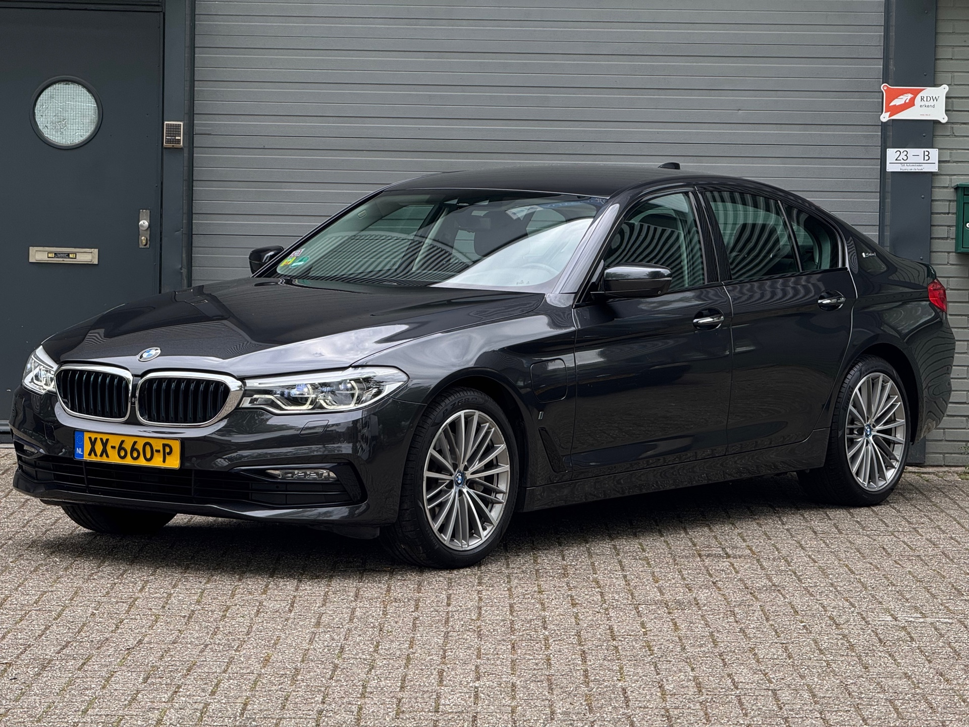 BMW 530e Iperformance 530e iPerformance High Executive 2018 - voorkant