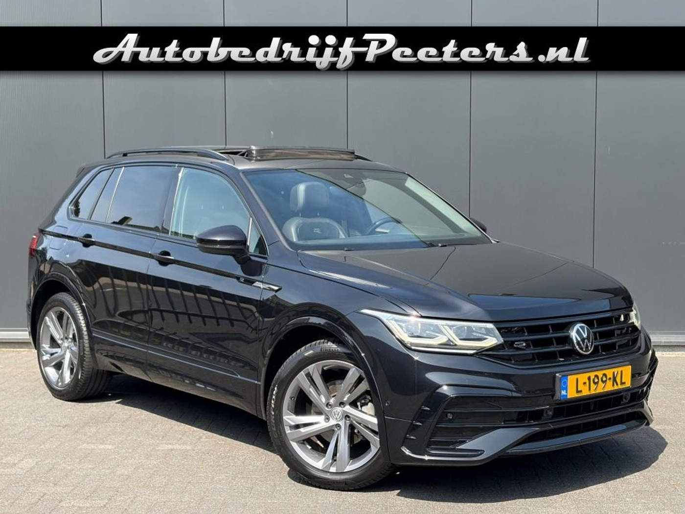 Volkswagen Tiguan 1.5 TSI R-LINE Business +, Pano, Leder, IQ Light, 2020 - voorkant
