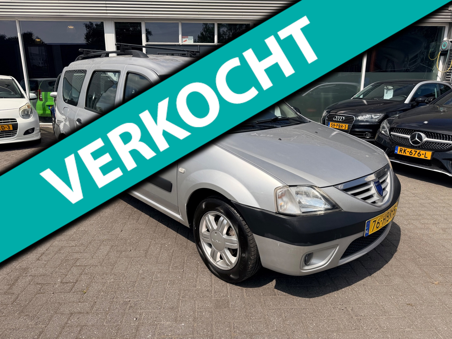 Dacia Logan 1.6 Lauréate/Eerste eigenaar/Airco/Trekhaak/Dealer Onderhouden!!!! 2008 - voorkant