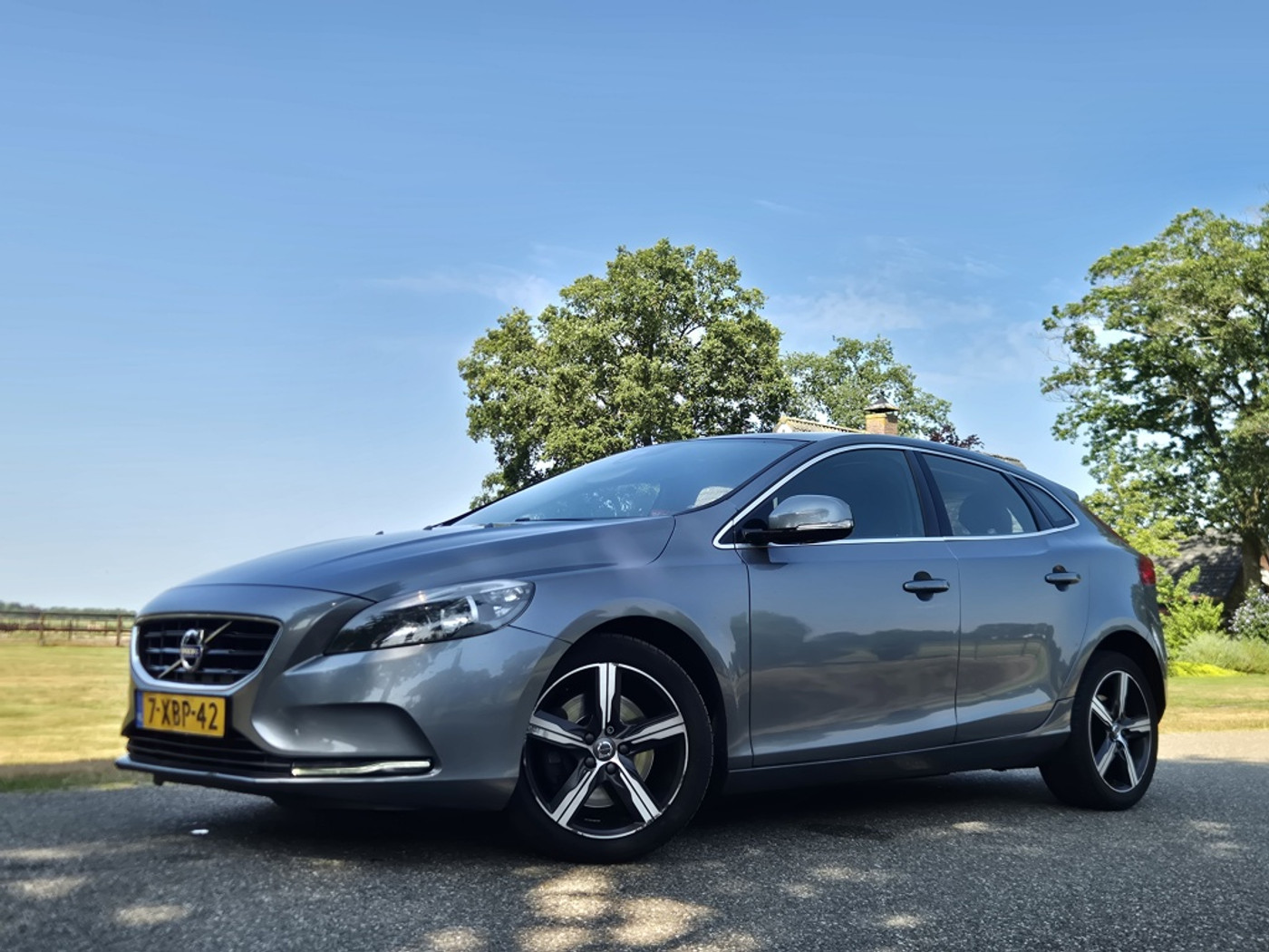 Volvo V40 2.0 D4 Momentum Bns 2014 - voorkant