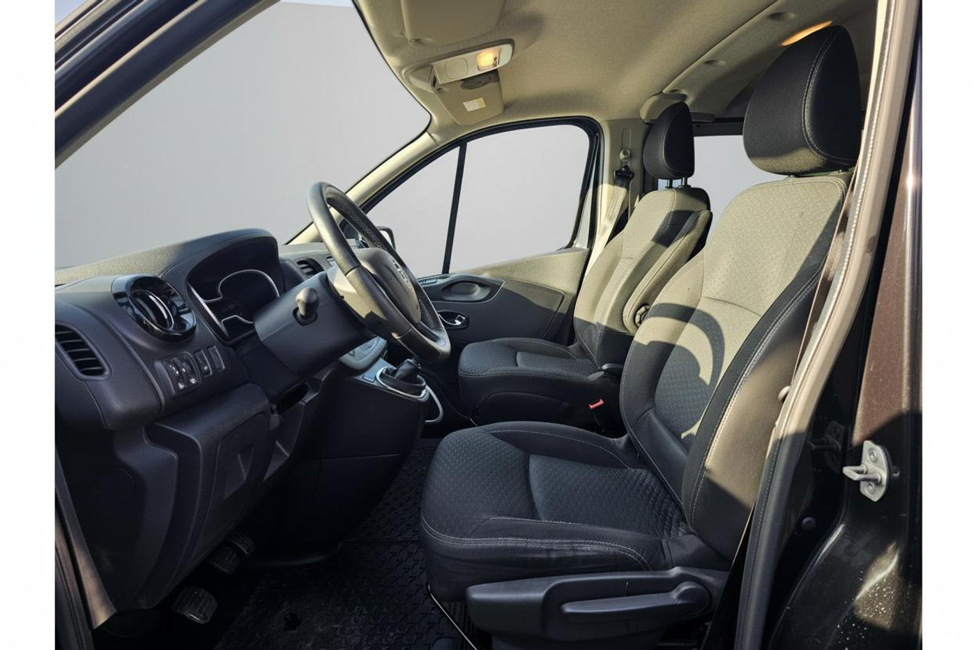 Foto van Opel Vivaro-b