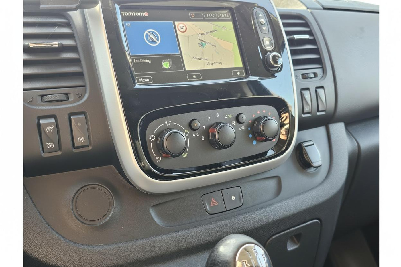 Foto van Opel Vivaro-b