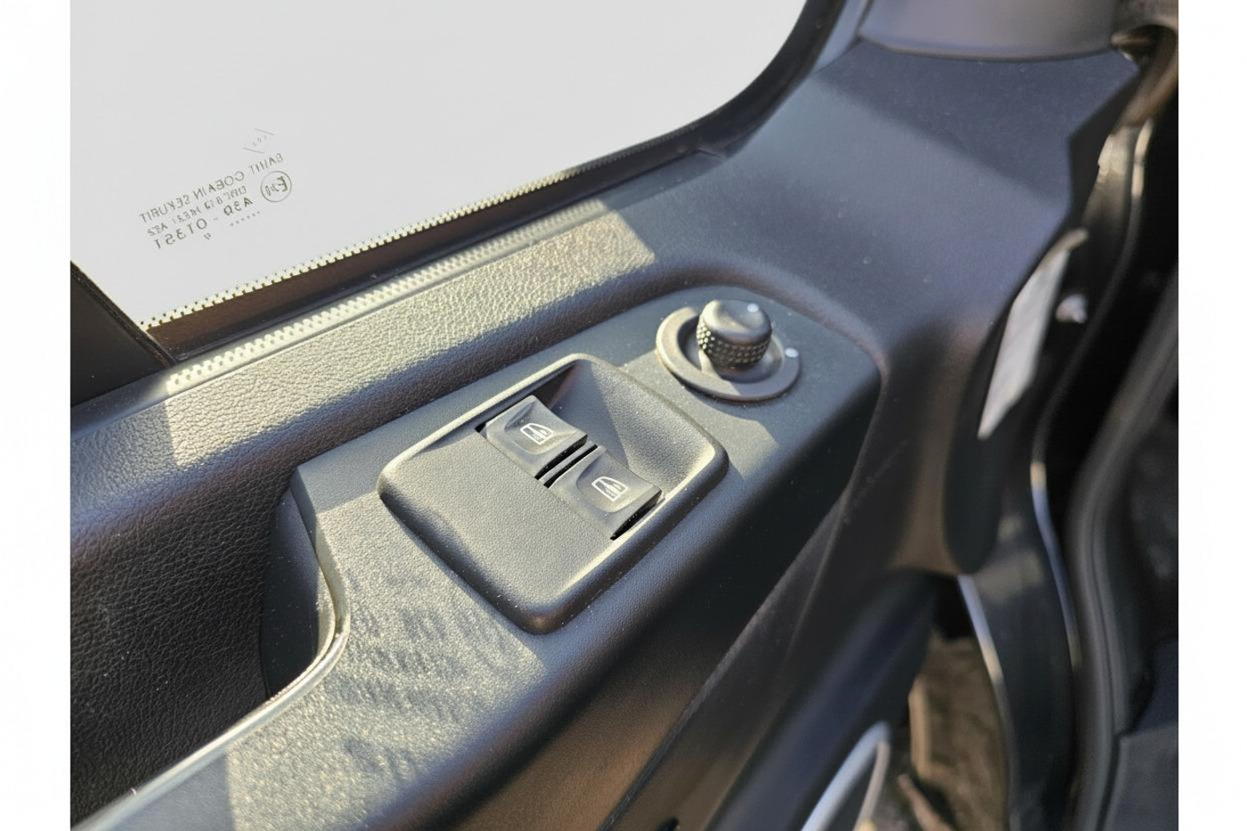 Foto van Opel Vivaro-b