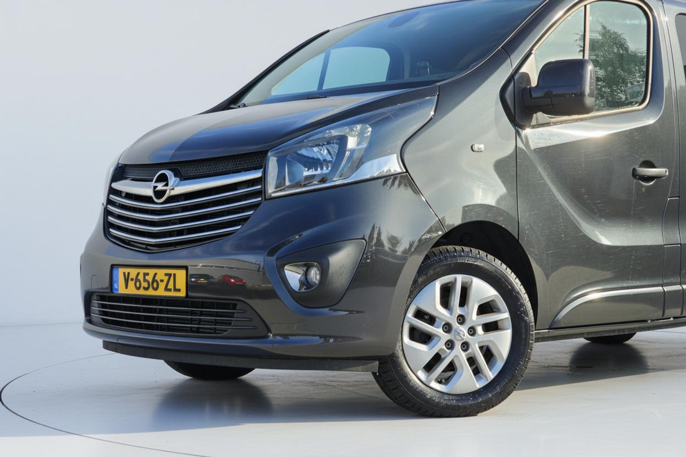 Foto van Opel Vivaro-b