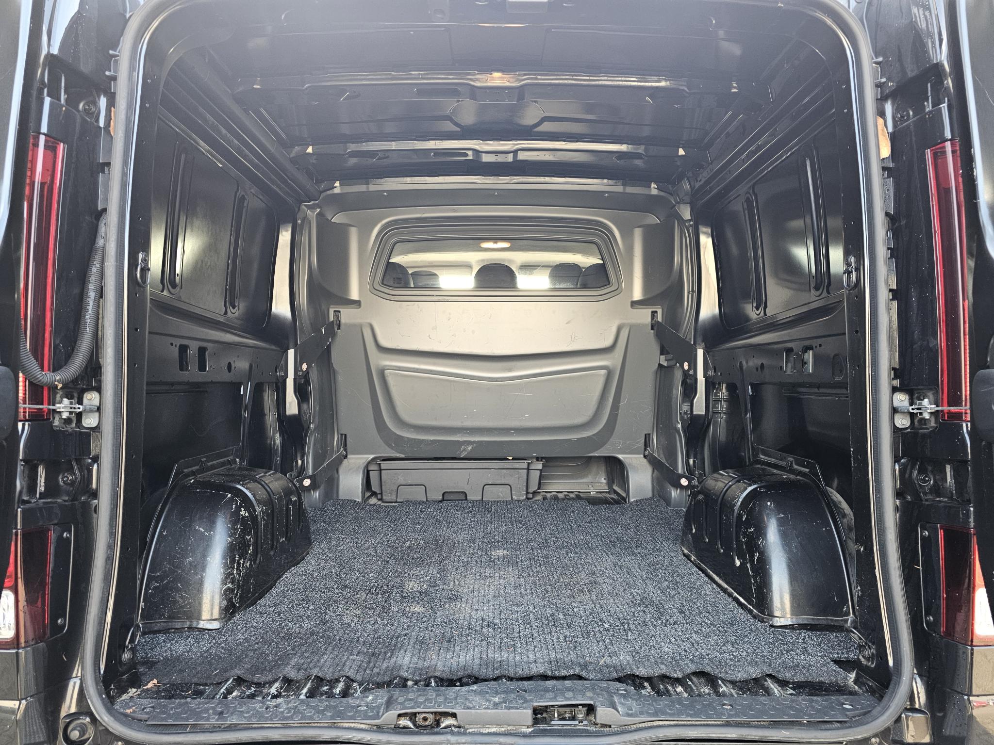 Foto van Opel Vivaro-b