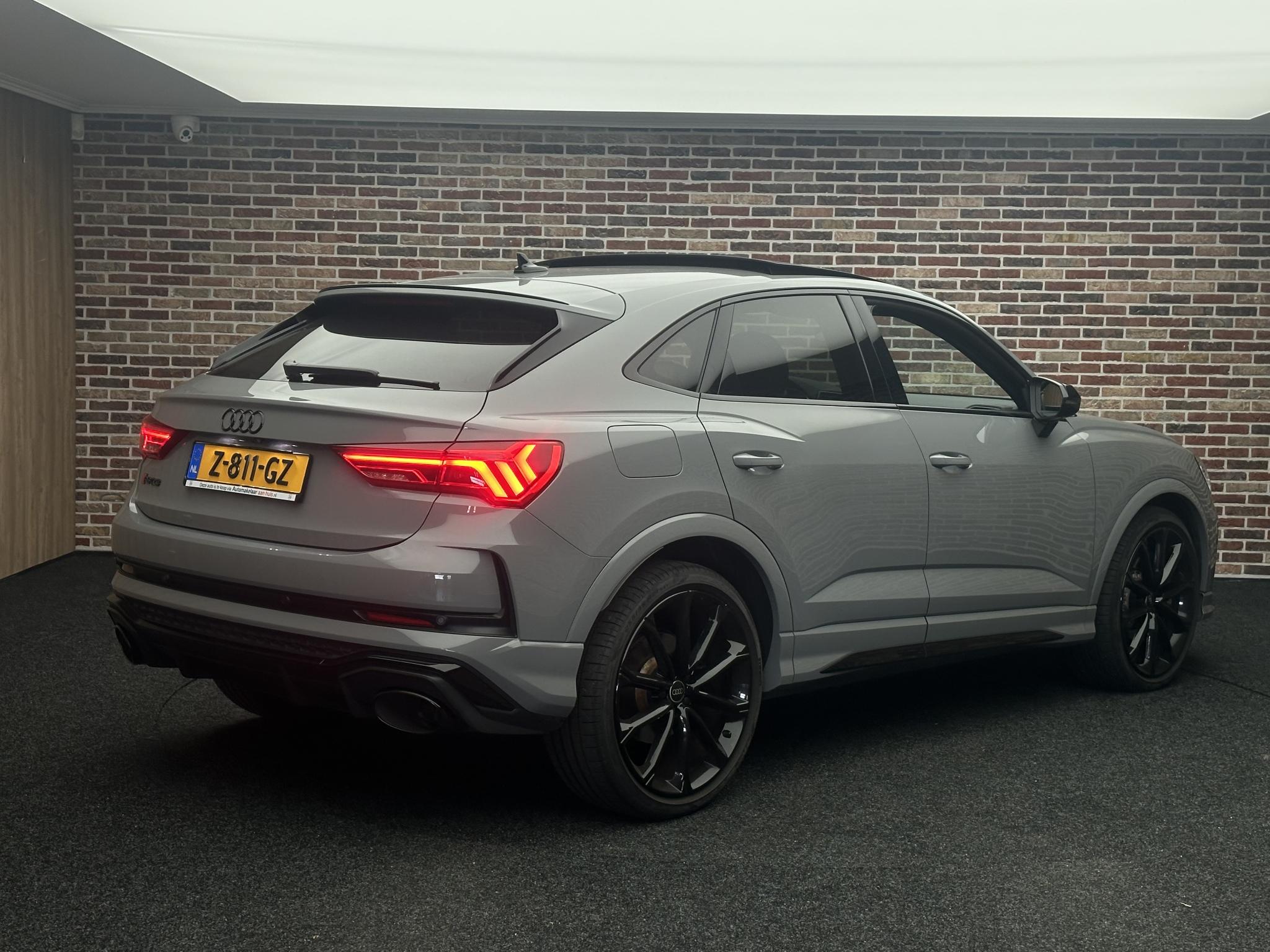 Foto van Audi RS Q3 Sportback