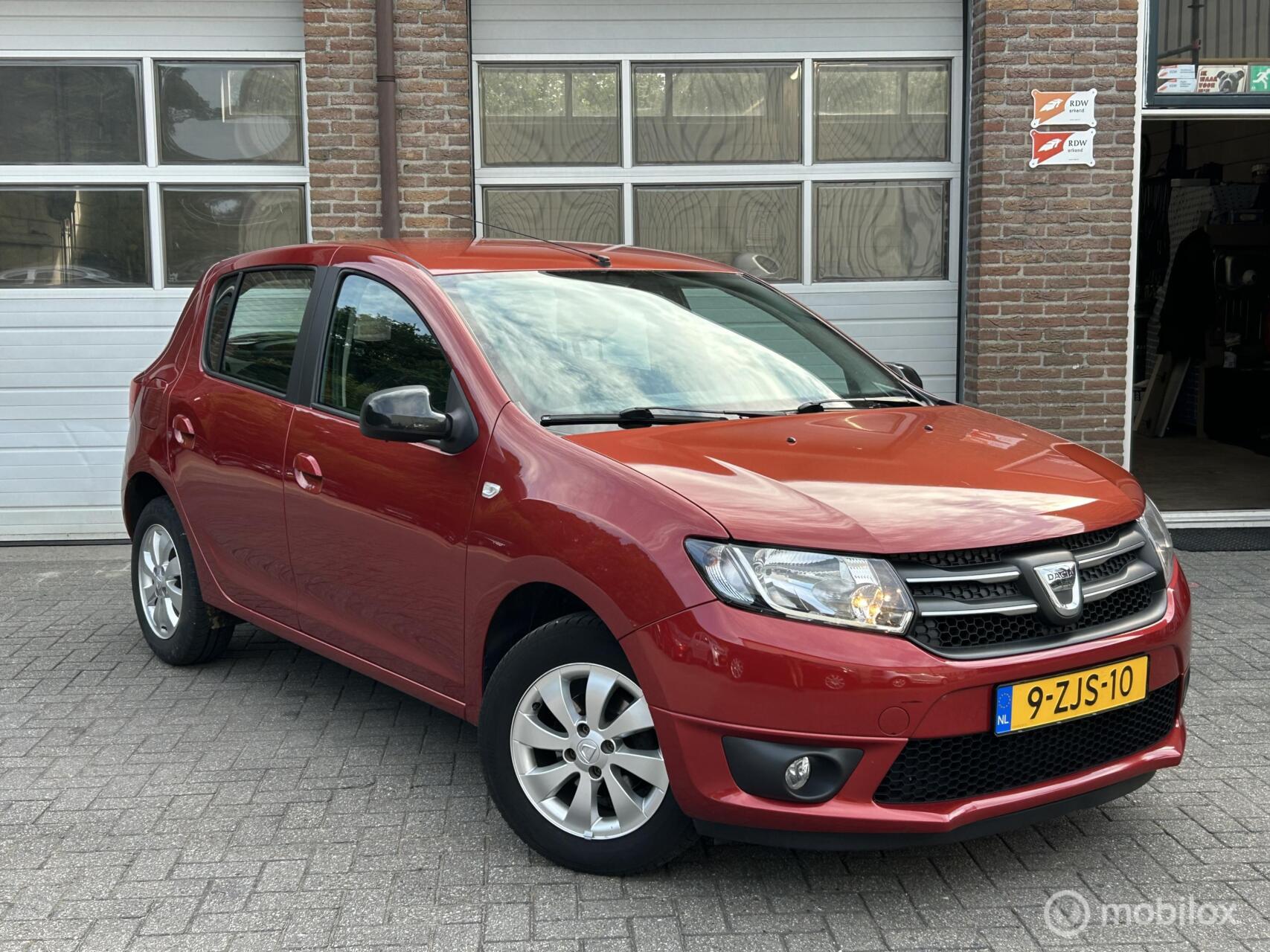 Dacia Sandero 0.9 TCe Blackline | Airco | Cruise | Trekhaak 2015 - voorkant