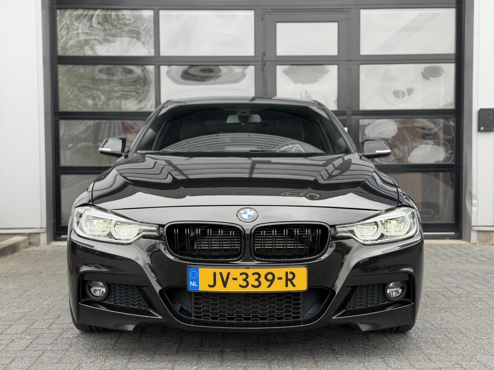 Foto van BMW 330e