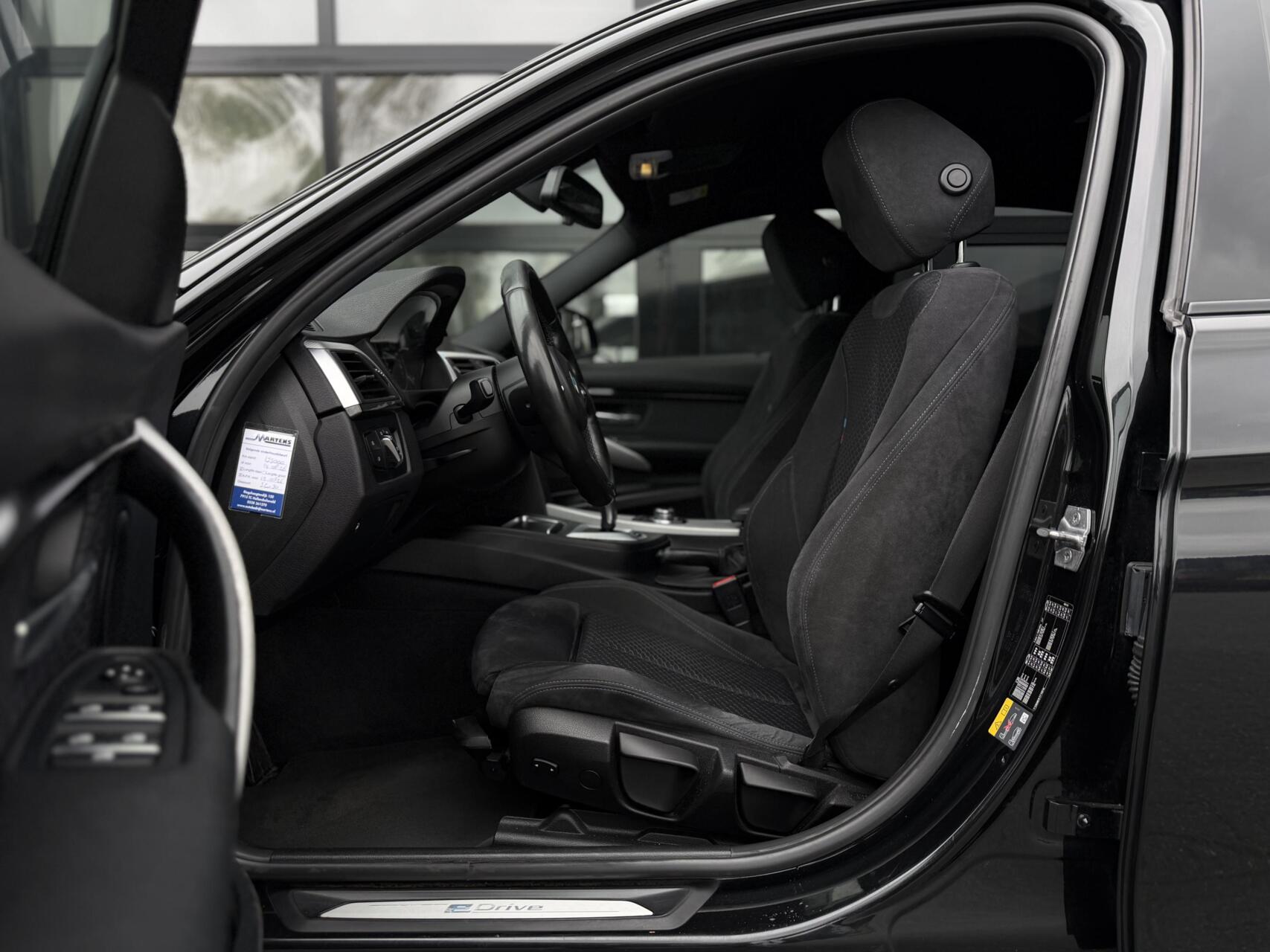 Foto van BMW 330e