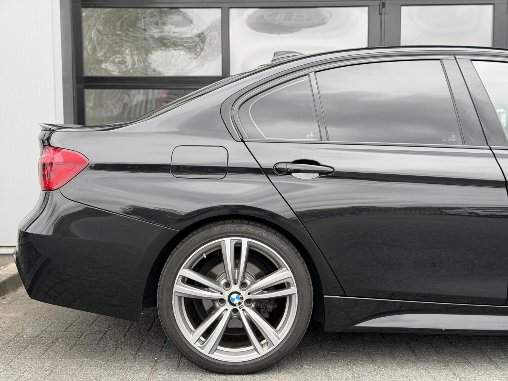 Foto van BMW 330e
